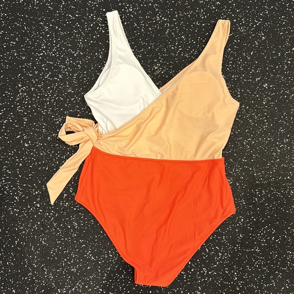CUPSHE One Piece Swimsuit Wrap Color Block - Picture 2 of 5